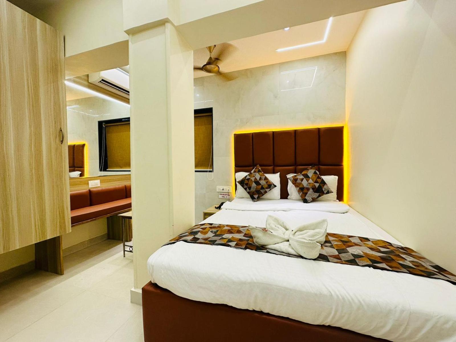 Hotel Vashi Inn Navi Mumbai Exteriör bild