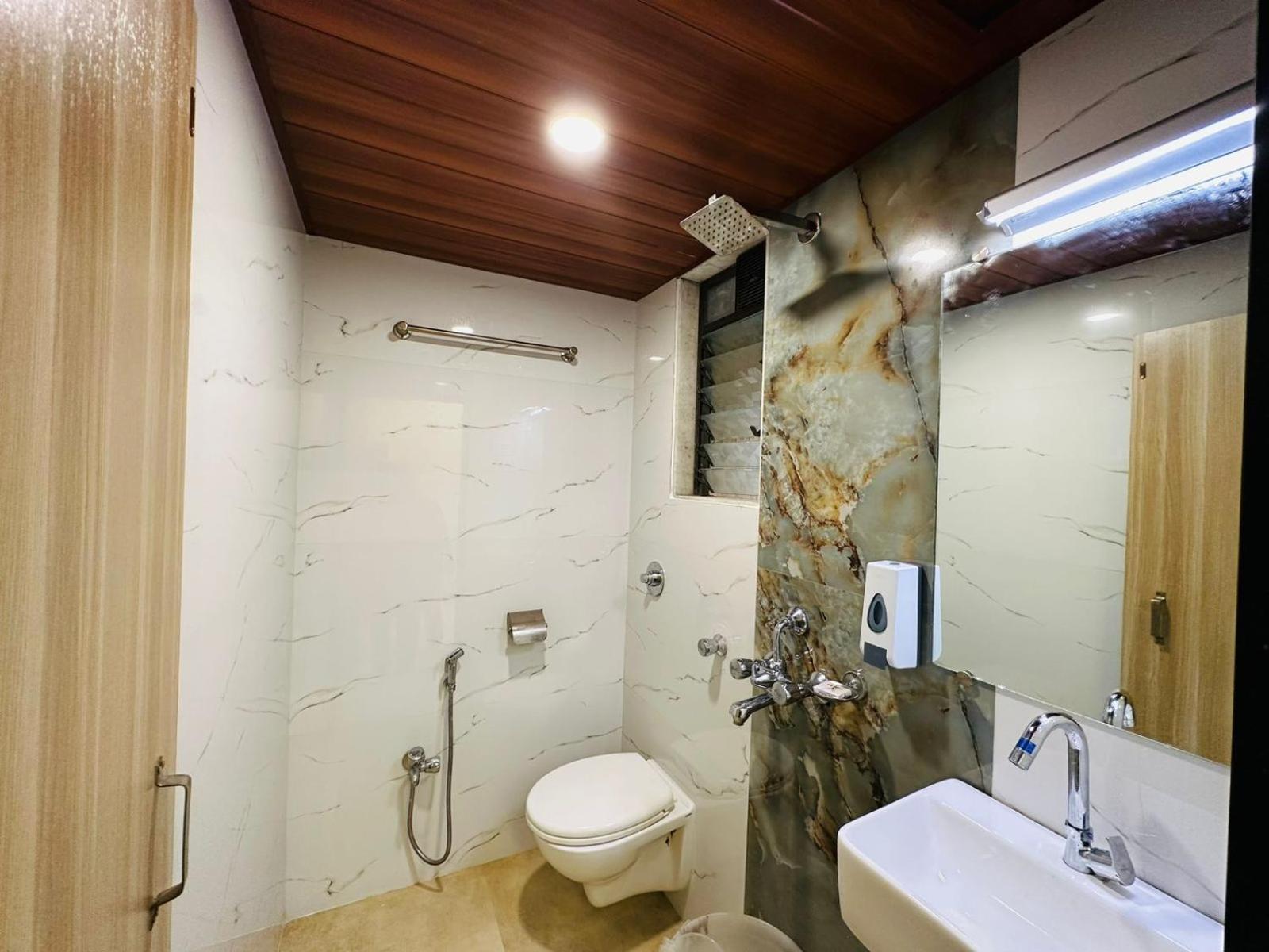 Hotel Vashi Inn Navi Mumbai Exteriör bild