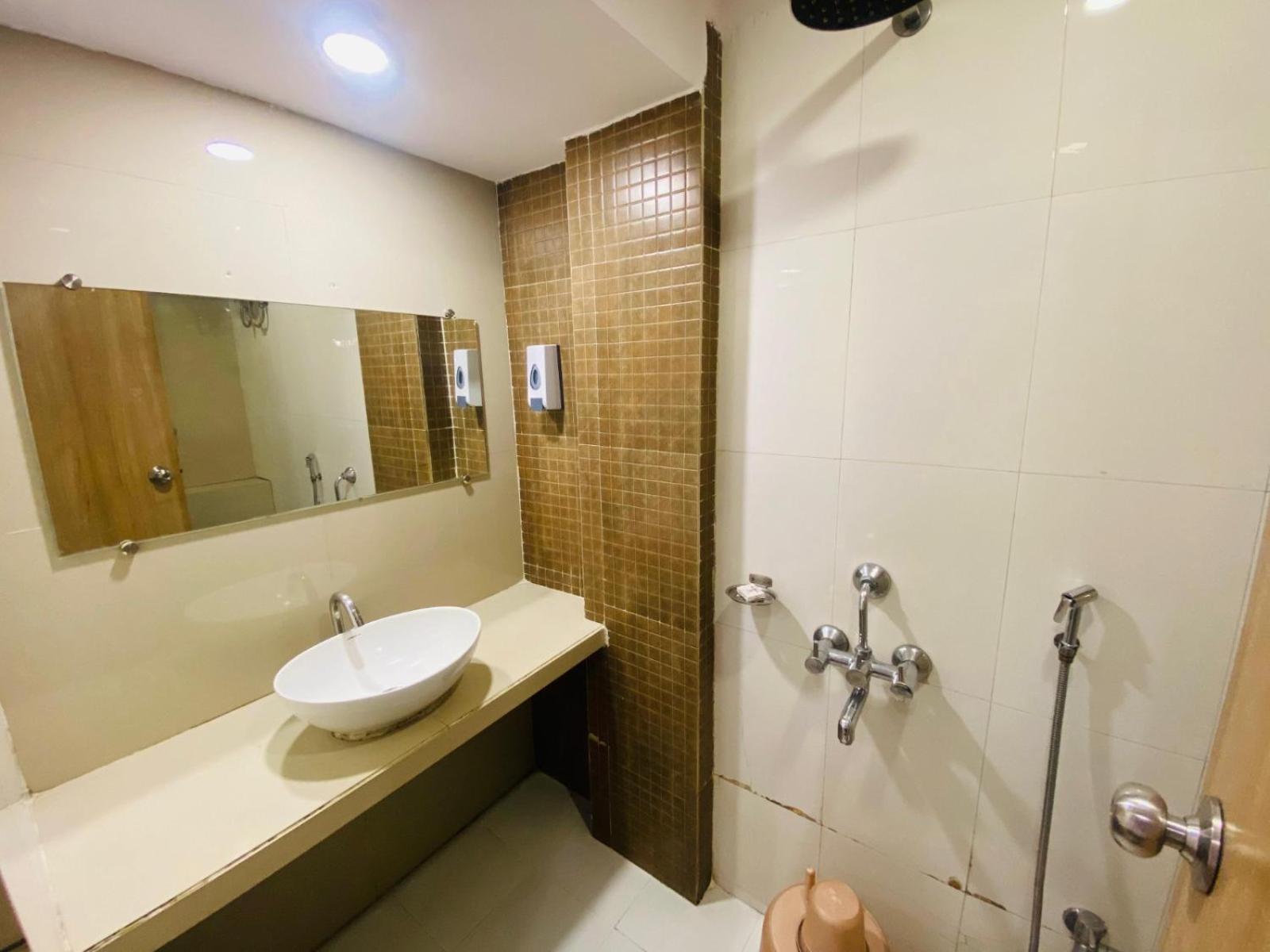 Hotel Vashi Inn Navi Mumbai Exteriör bild