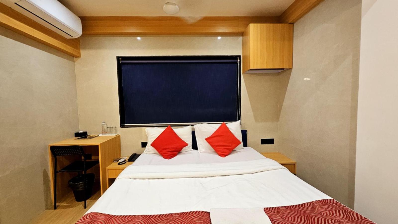 Hotel Vashi Inn Navi Mumbai Exteriör bild