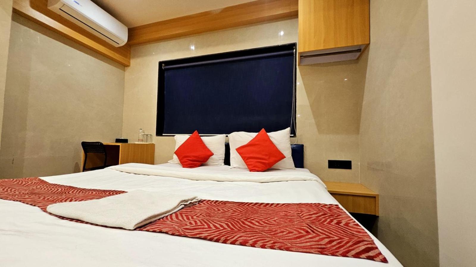 Hotel Vashi Inn Navi Mumbai Exteriör bild